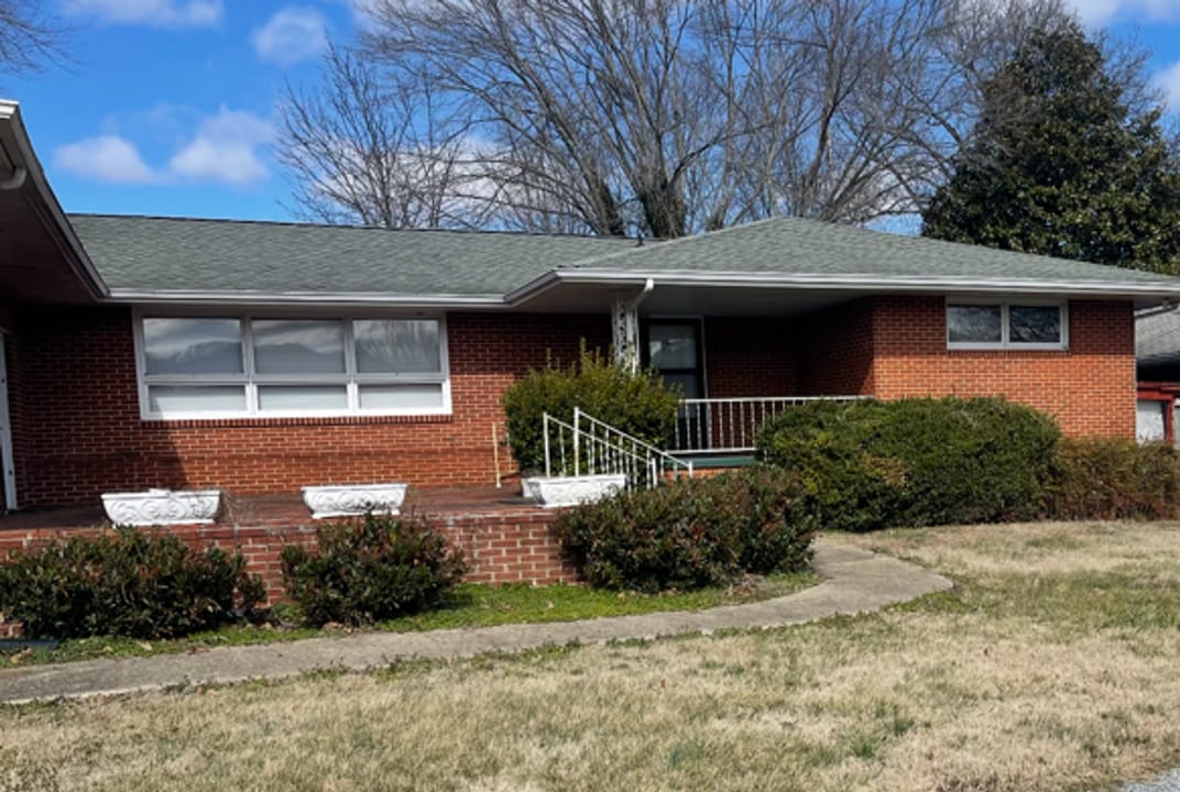 119 Hawkins Ave in Church Hill, TN - Building Photo