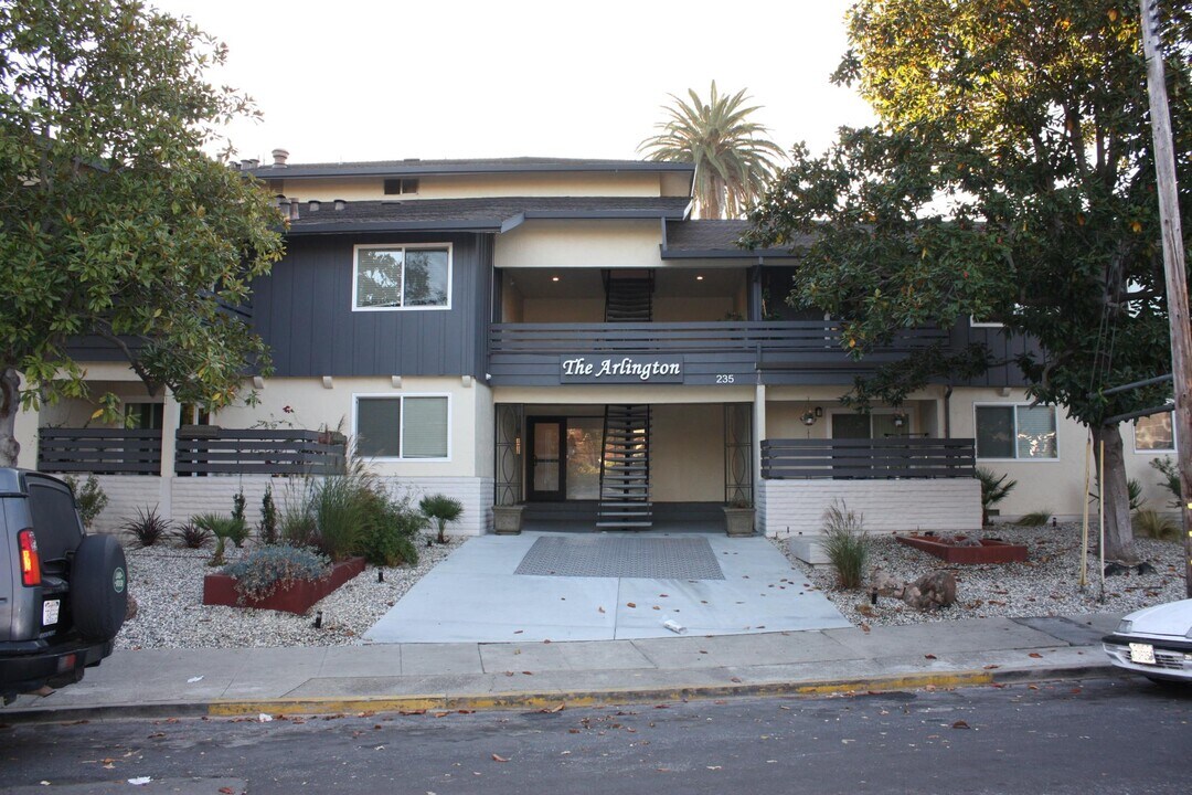 235 Arlington Rd in Redwood City, CA - Building Photo