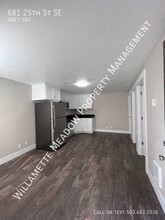 681 25th St SE in Salem, OR - Building Photo - Building Photo