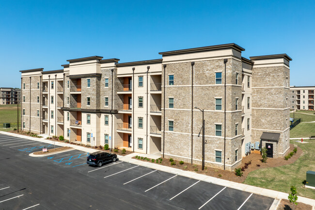 Joy Park Luxury Apartments in Kathleen, GA - Building Photo - Building Photo