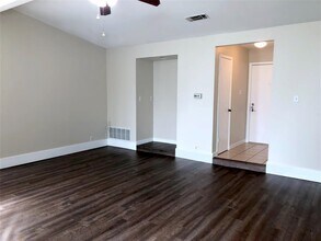 1915 Magazine St in Austin, TX - Building Photo - Building Photo