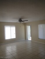 1727 SE 15th Pl in Cape Coral, FL - Building Photo - Building Photo