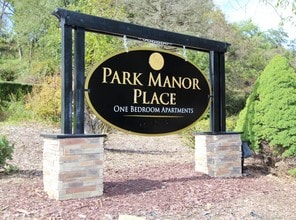 PARK MANOR -- 183 in Pittsburgh, PA - Foto de edificio - Building Photo