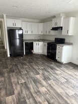 18 Abbott St in Waterville, ME - Building Photo