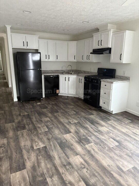 18 Abbott St in Waterville, ME - Building Photo