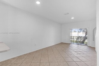 5670 NW 116th Ave in Doral, FL - Building Photo - Building Photo