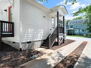 3807 1/2 Marcom St in Raleigh, NC - Building Photo - Building Photo