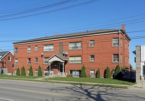 2189 King St E in Hamilton, ON - Building Photo