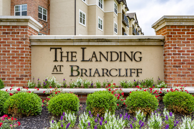 The Landing At Briarcliff Apartments in Kansas City, MO - Foto de edificio - Building Photo