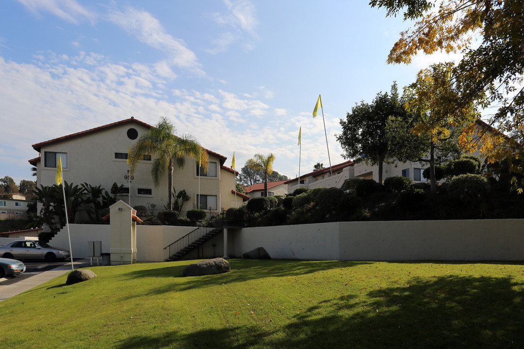 Sunset Trails in Vista, CA - Foto de edificio