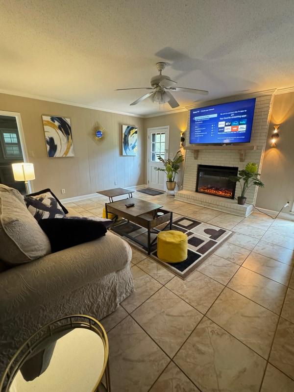 property at 2221 Wallington Dr