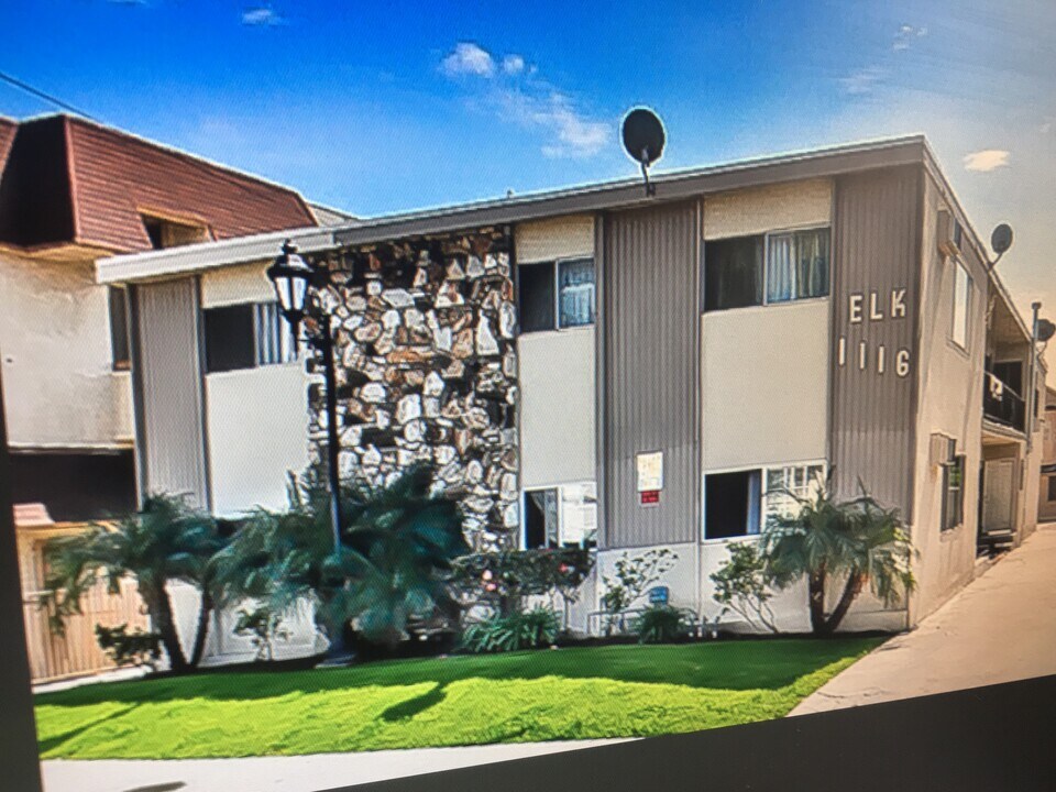 1116 E Elk Ave in Glendale, CA - Building Photo
