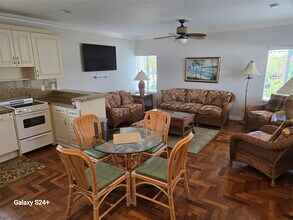 106 E Commercial Blvd in Oakland Park, FL - Building Photo - Building Photo