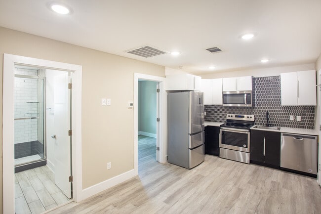 1414 Bennett