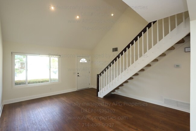 25502 McIntyre St in Laguna Hills, CA - Building Photo - Building Photo