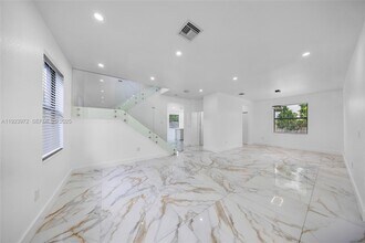268 NE 210th Way in North Miami Beach, FL - Building Photo - Building Photo