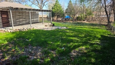 2564 E Tiffin Ave in Des Moines, IA - Building Photo - Building Photo