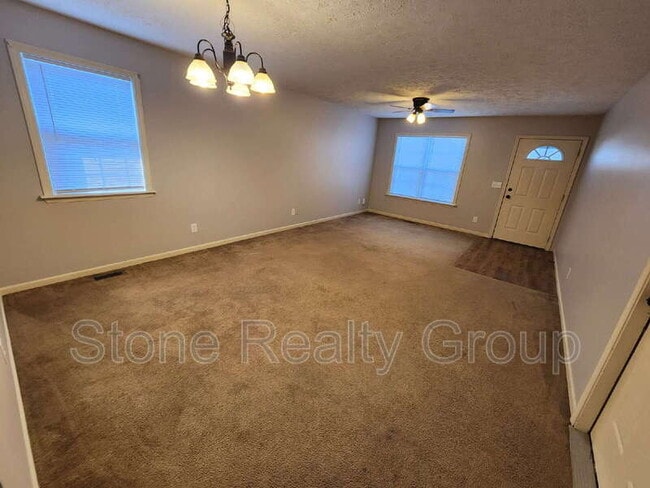 4822 Pine Ridge Ct in Terre Haute, IN - Building Photo - Building Photo