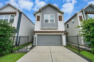 1066 Mansfield St in Houston, TX - Building Photo - Building Photo