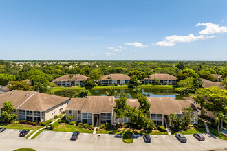 Pine Ridge at Delray Condominiums in Delray Beach, FL - Building Photo - Building Photo