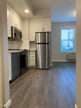 Quinn Apartments in Portland, OR - Building Photo - Interior Photo