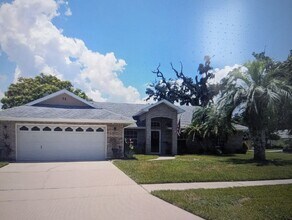 31 Old Sunbeam Dr in South Daytona, FL - Building Photo - Building Photo