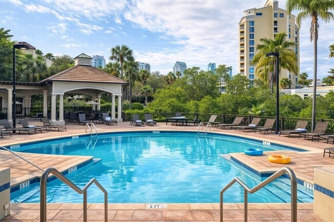 property at 617 Island Pl Wy