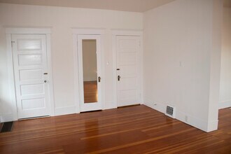 2905 SW 4th Ave in Portland, OR - Building Photo - Building Photo