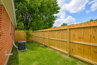 2501 McKee St, Unit 2505 GREEN in Houston, TX - Building Photo - Building Photo