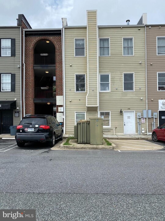 348 Main St in Gaithersburg, MD - Building Photo