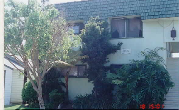 Cedar Wood Apartments in Inglewood, CA - Building Photo