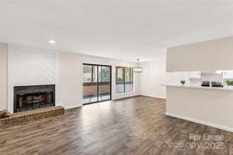 7205 Winery Ln in Charlotte, NC - Foto de edificio - Building Photo