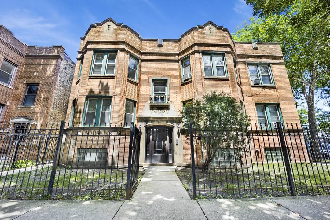 4502 W Montana St in Chicago, IL - Building Photo