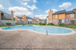 9090 S Braeswood Blvd in Houston, TX - Building Photo