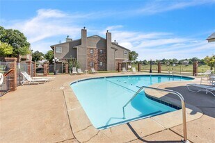 11409 Springhollow Rd in Oklahoma City, OK - Building Photo