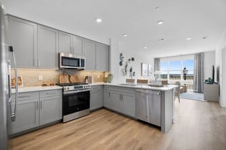 The Pearl at Station Bay in South Amboy, NJ - Building Photo - Building Photo