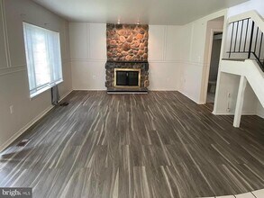 9129 Tulip Grove Rd in Gaithersburg, MD - Building Photo - Building Photo