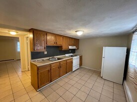 21 Suffolk St, Unit A in Cambridge, MA - Building Photo