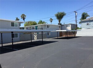 2114 Florida St in Huntington Beach, CA - Foto de edificio - Building Photo