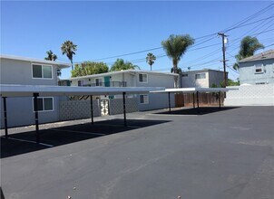 2114 Florida St, Unit A in Huntington Beach, CA - Foto de edificio - Building Photo