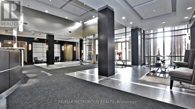 75 King St E in Mississauga, ON - Building Photo - Building Photo