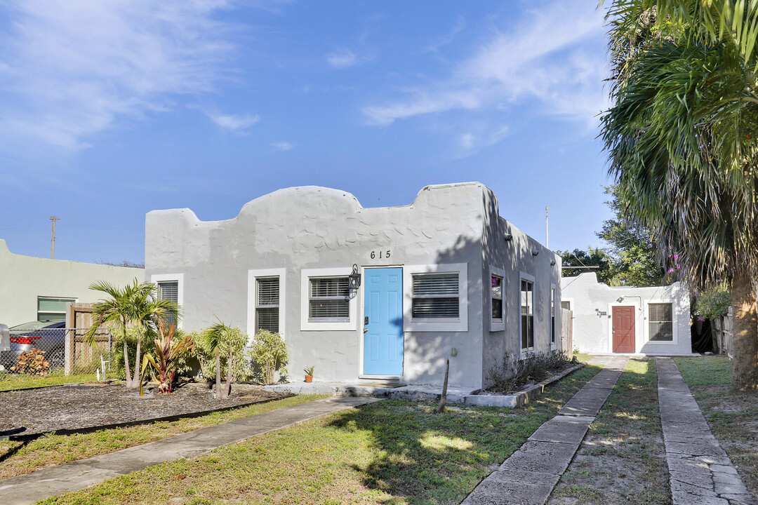 615 El Vedado in West Palm Beach, FL - Building Photo