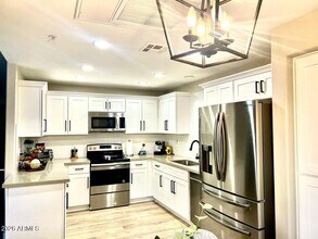 15050 N Thompson Peak Pkwy in Scottsdale, AZ - Foto de edificio - Building Photo