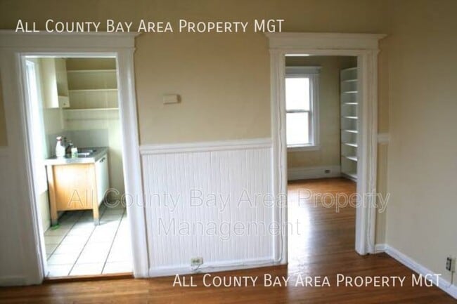 2011 Crosby Ave in Oakland, CA - Building Photo - Building Photo