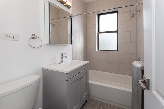 4547 N Leavitt St in Chicago, IL - Building Photo - Building Photo