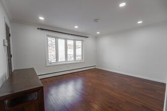 157 Roosevelt Ave in Jersey City, NJ - Building Photo - Building Photo
