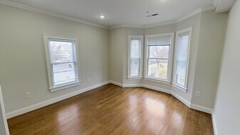 124 Pearl St, Unit 1 in Somerville, MA - Building Photo