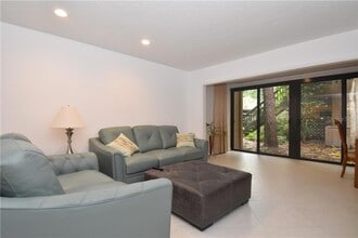 1716 Glenhouse Dr, Unit GL320 in Sarasota, FL - Building Photo - Building Photo