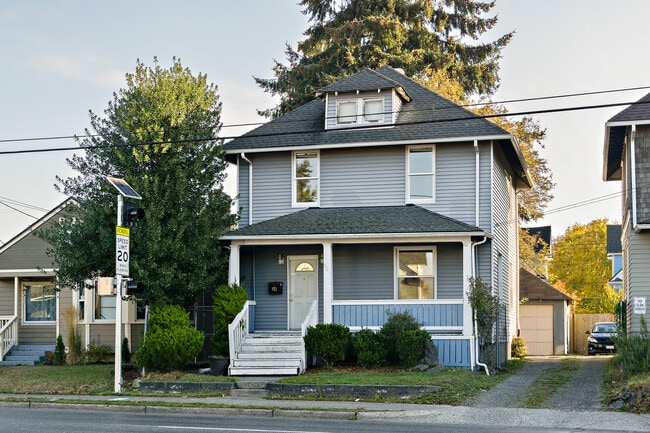 property at 921 S Sprague Ave