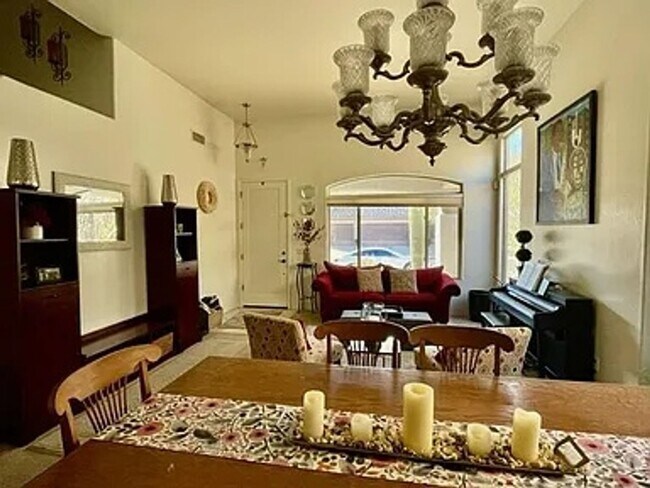 4302 N Sunset Cliff Dr in Tucson, AZ - Building Photo - Building Photo